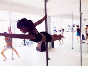 图 聚星舞蹈培训基地 钢管舞培训基地 钢管舞专业培训基地 成都文体培训