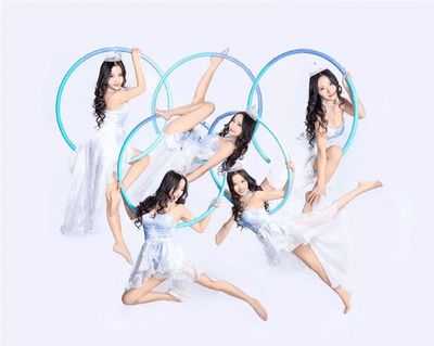 "华中钢管舞教母":带着3万女人性感起舞,脱离地心引力飞翔