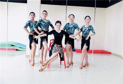 舞魅天下玉溪分校 专业钢管舞培训，塑造自信与魅力