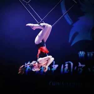 孔眺钢管舞培训 舞动自信，探索身体艺术的魅力